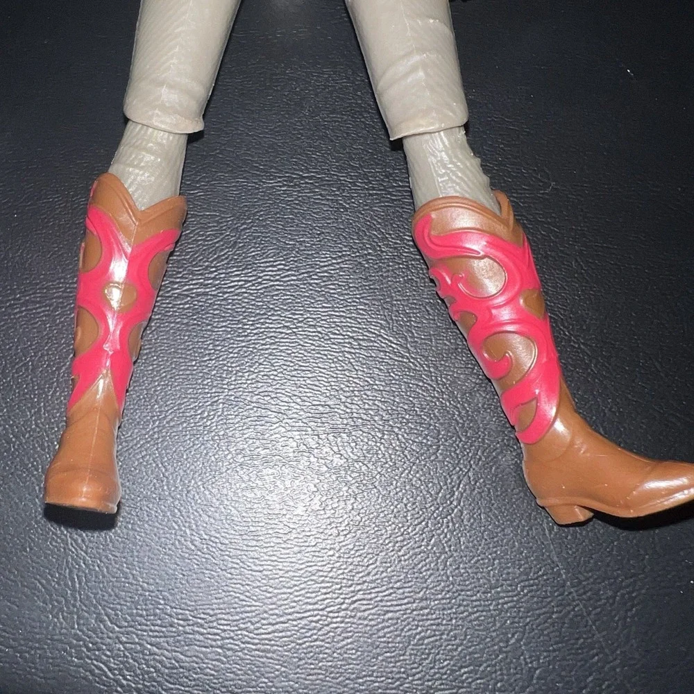 Mattel LUCKY DOLL Spirit‎ Riding Free No Shirt 2020 NETFLIX ORIGINAL